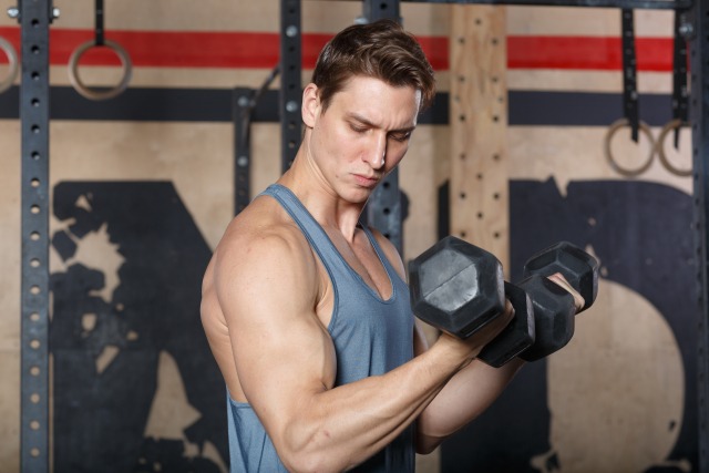 デッドリフトは何キロからすごいかの目安一覧