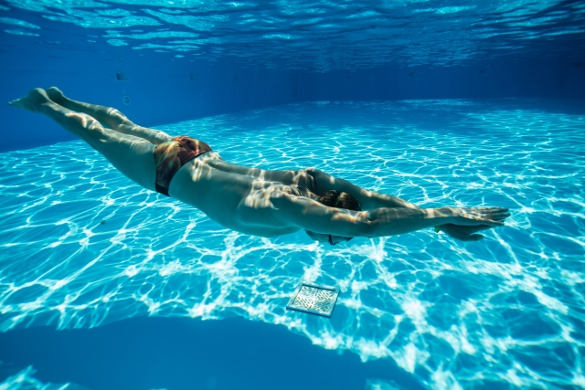 underwater-streamline-dive